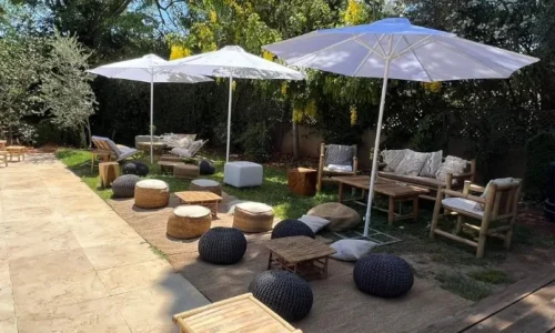 וילה עם בריכה