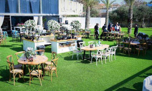 גן-ים אירוע על חוף ים התיכון- מדשאות ובר ופינות ישיבה