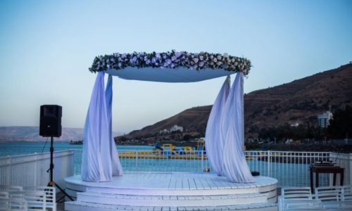 גן כנרת - חופה