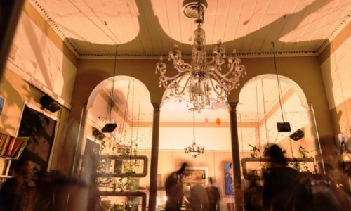 החלל ההסטורי מיפו- קשתות ותקרות גבוהות