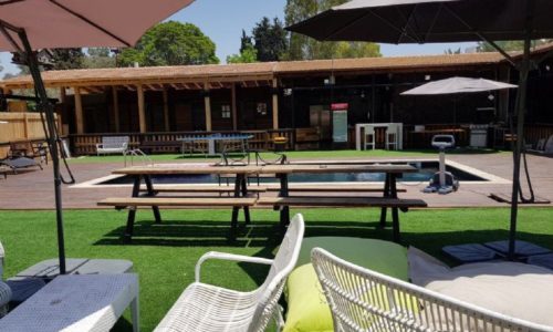 וילה כפרית - מדשאות וחלל חיצוני