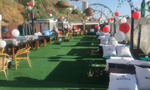 על החוף- פינות ישיבה ומדשאות