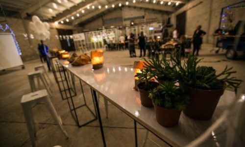 הטרמינל - חלל אורבני וגינה לאירועים במרכז הארץ.-שולחנות אבירים.