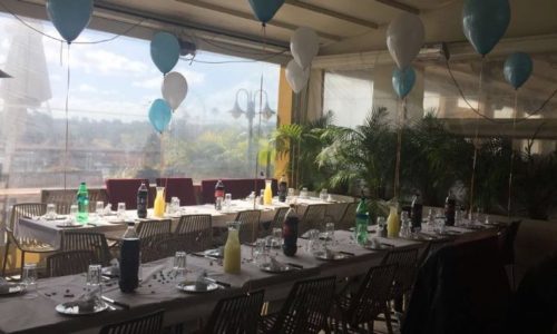 המסעדה על האגם- חלונות זכוכית