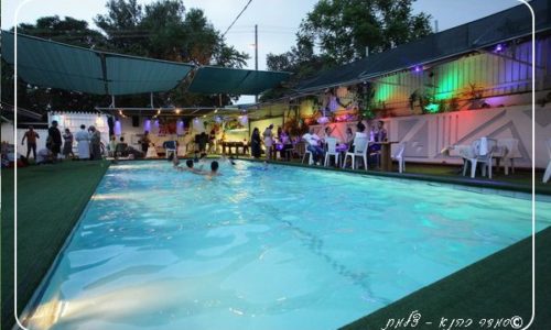 וילה בקדימה – בריכה גדולה ומסיבה