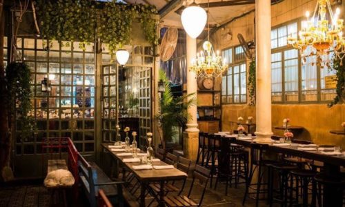 החצר באלנבי - החלל הפנימי