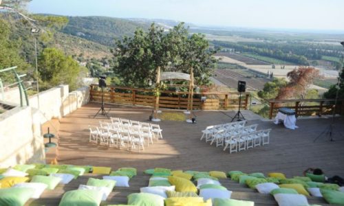 היער והים- חופה ומקומות ישיבה