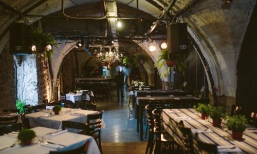 תאטרון יפו - חלל עם קשתות מיוחד