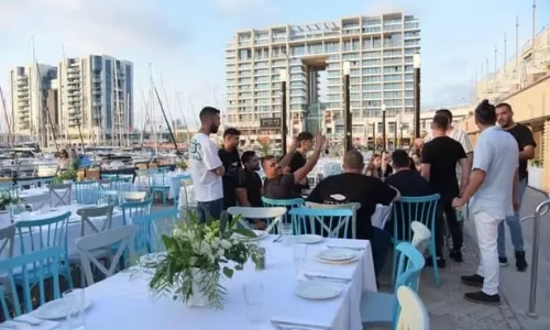 בת מצווה מושקעת על הים אצל בני הדייג