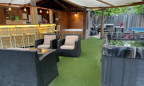 חינה עם בריכה