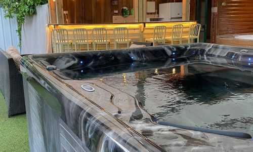 מקומות לחינה עם בריכה