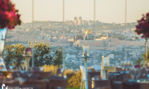 עולמיא - חלל פנימי וזכוכית ונוף ירושלים