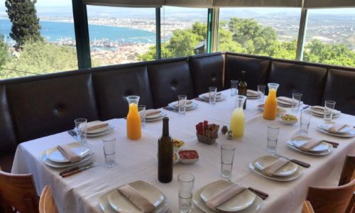 אל גאוצ'ו חיפה0 סידור שולחנות ונוף ים