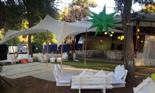 הבריכה לאירועים בטבע עד 1000 איש-מדשאות ופינות ישיבה