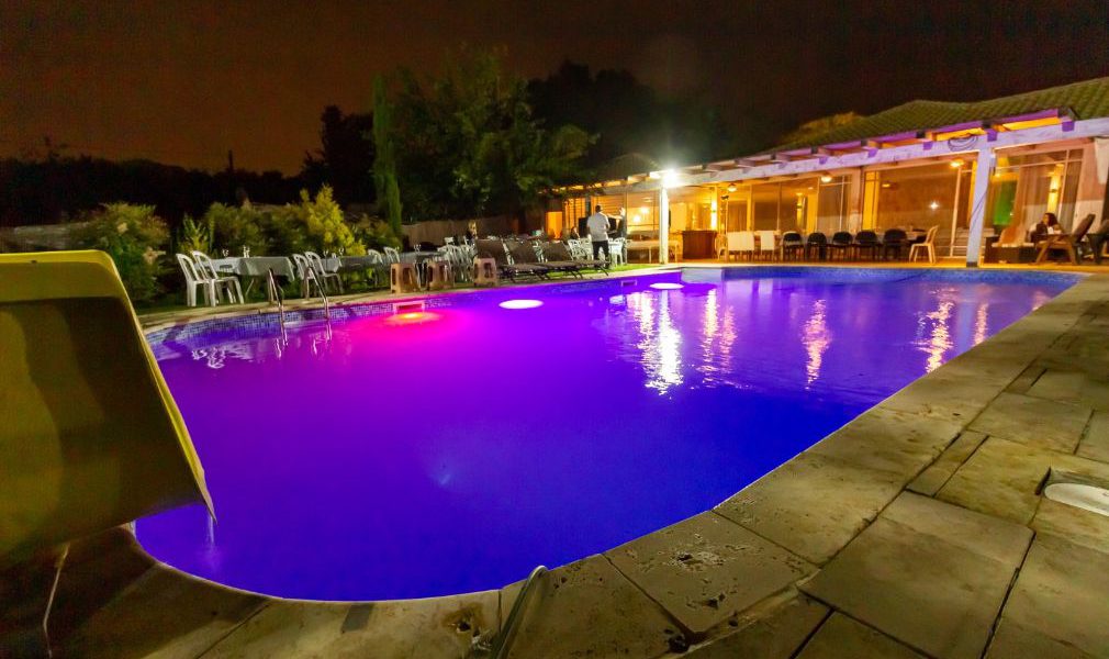 הוילה של עמק חפר – בריכה ענקית וחלל פנימי לאירועים