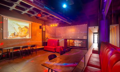 לופט קיקס חדר קריוקי