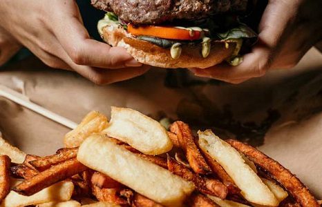 צ'ארליז ניר בנים אירועים