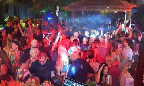 ויליג' הוד השרון מסיבות