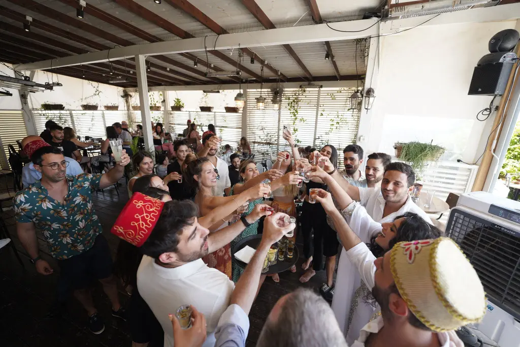 צארליז אירוע בניר בנים