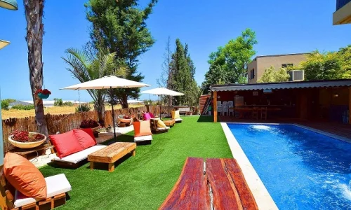 אירועי חברה עם בריכה