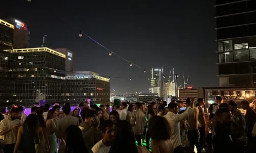 מסיבה על גג בתל אביב