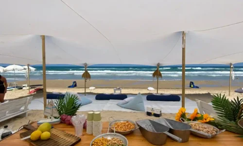 מסיבת רווקות על הים במרכז