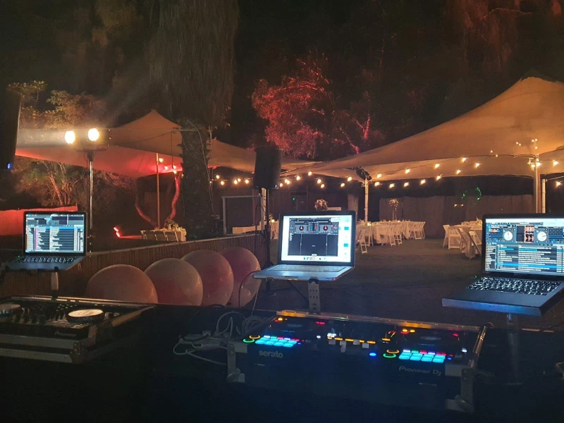 בריכות לאירועים בפרדס חנה