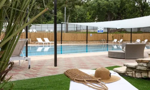 אירוע בזכרון יעקב עם בריכה