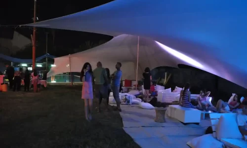 אירועים משפחתיים בבריכה במרכז