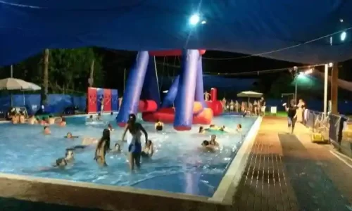 אירועים עסקיים בבריכה במרכז