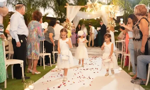 בר מצווה בבריכה בחדרה