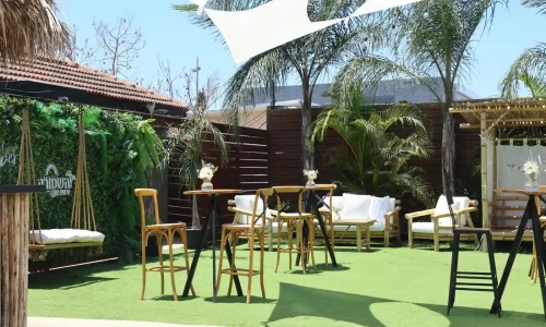 גן אירועים במרכז עם בריכה