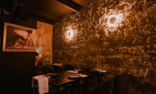 הרמת כוסית ביפו