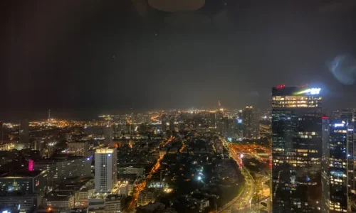 חתונה קטנה במרכז