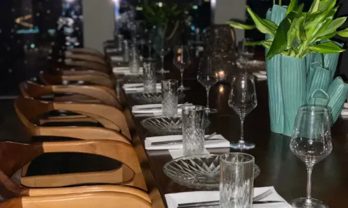 מקומות לישיבה בתל אביב