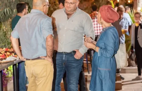 מקום לארוחה עסקית חלבית