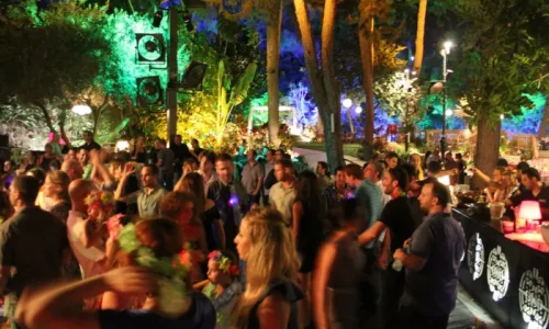 חופה תחת כיפת השמים