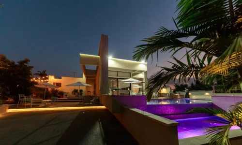 וילה לאירועים בבריכה