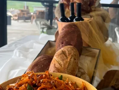 חתונה עם בריכה