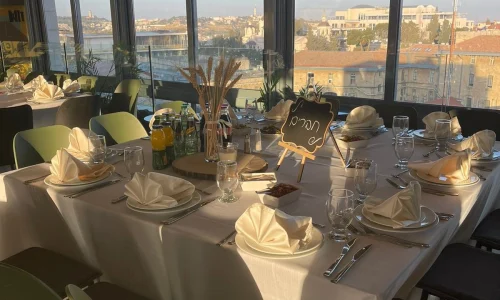 גג לארוחה עסקית בירושלים