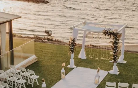 חופה על הים בדרום