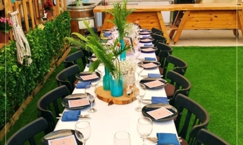 וילה עם בריכה במרכז