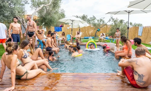 בריכה לאירועי גיבוש