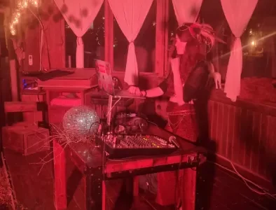 הרמת כוסית בחווה של דובי