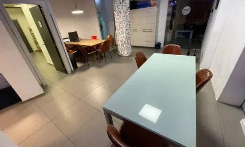 חדר חזרות במרכז