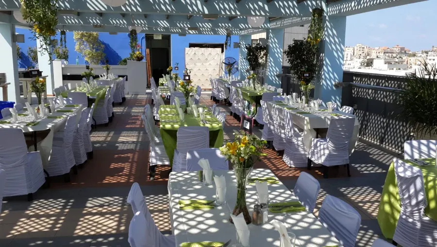 הגג של רות דניאל