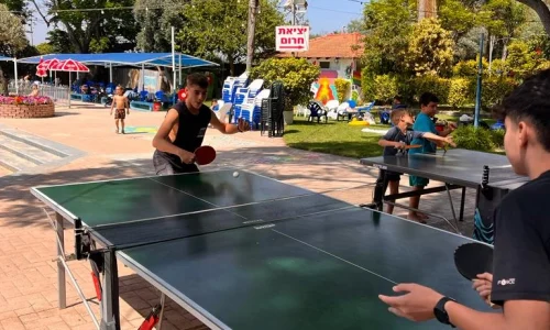 בר מצווה בבריכה בשרון