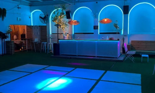 גג מקורה לאירועים במאכז