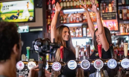 מקום להרמת כוסית בנתניה