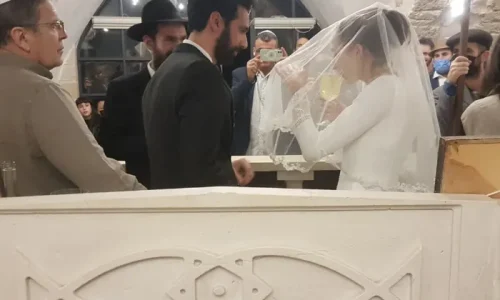 חתונה בבית כנסת